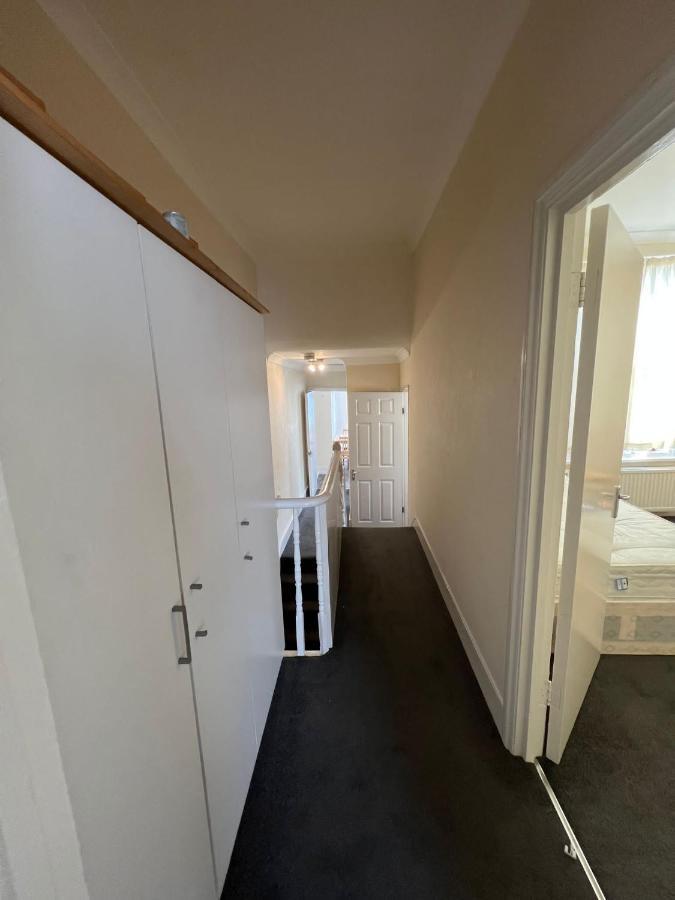 East London 2 Bedroom Apartment Exterior photo