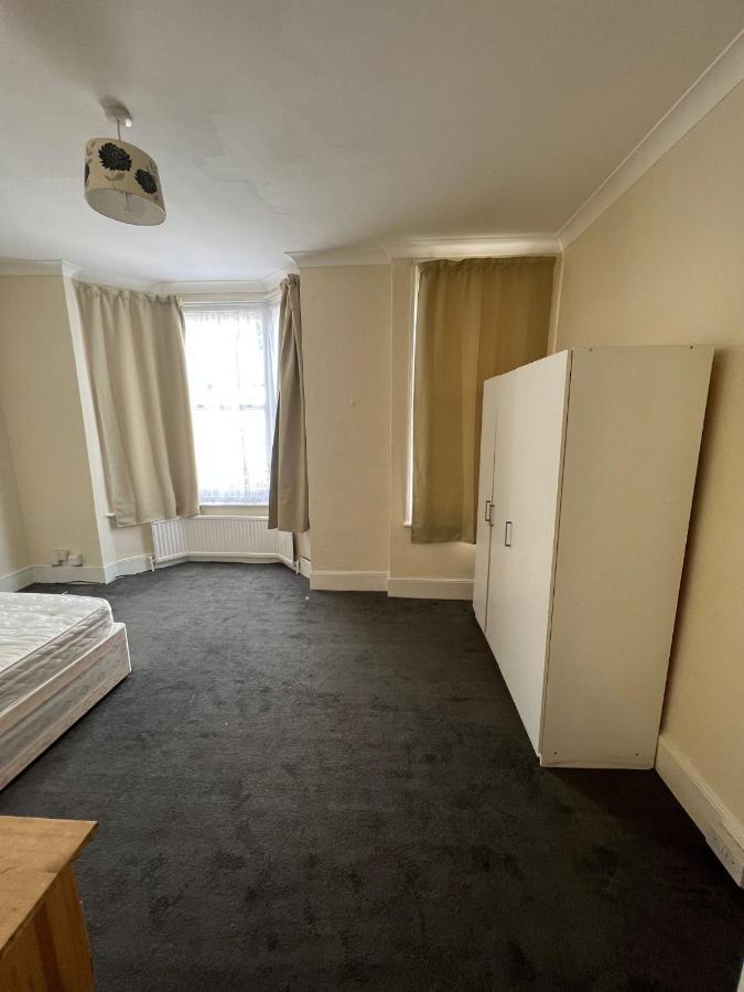 East London 2 Bedroom Apartment Exterior photo